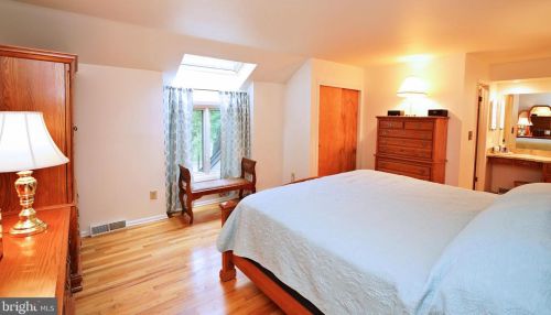 35 Woodlane Rd, Trenton NJ  08648-5543 exterior