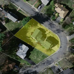 21 Dorothy Rd, Newton MA 02459-3308 aerial view