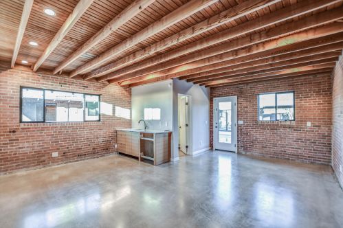 1201 Edgemont Ave, Phoenix AZ 85035-1809 exterior