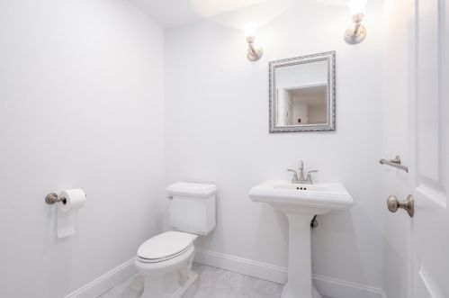 137 Wall St, East Bridgewater MA 02324-1519 exterior