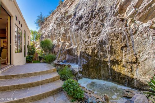 30 Beryl Ave, Phoenix AZ 85020-1536 exterior