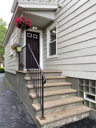 46 Pitman St, Fall River MA  02723-2851 exterior