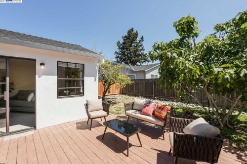 1928 Trombas Ave, San Leandro CA 94577-6127 exterior