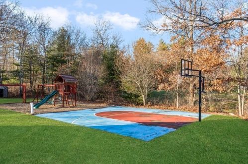 2276 Cedar St, Dighton MA 02715-1035 exterior