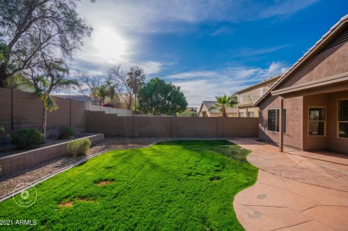 2715 Beautiful Ln, Phoenix AZ 85042-7073 exterior