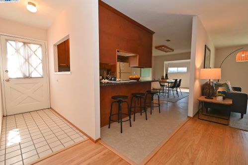 14297 Tiburon Rd, San Leandro CA 94577-6536 exterior