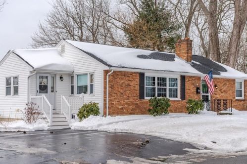 88 Standish St, Worcester MA 01604-3233 exterior