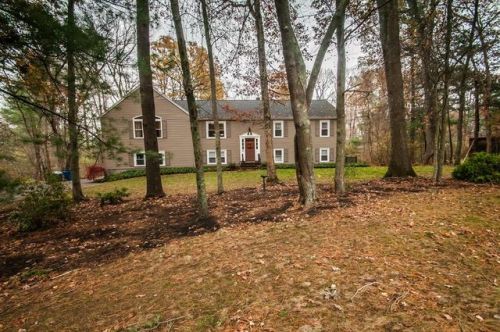 31 Oak Ridge Ln, East Bridgewater, MA 02324-2337