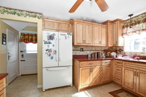 162 June St, Worcester MA 01602-3249 exterior