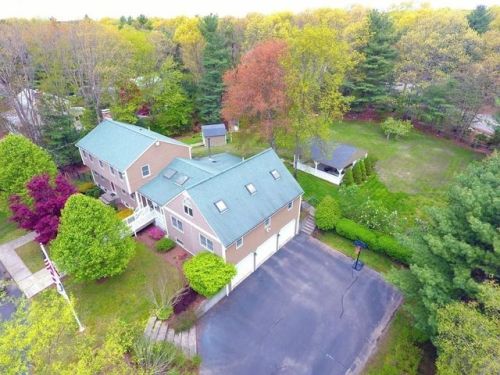 14 Maple St, Norfolk, MA 02056-1907