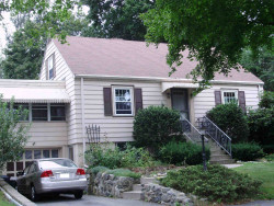 83 Fordham Rd, Newton, MA 02465-1208