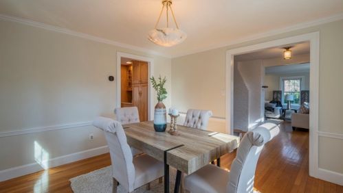 544 Quinobequin Rd, Newton MA 02468-2129 exterior