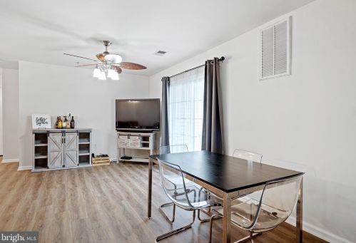 102 Lionheart Ln, West Deptford NJ  08086-2253 exterior