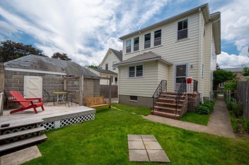 3 Beacon St, Quincy MA 02169-7117 exterior