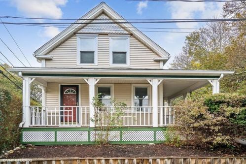 4 Westwood Rd, Plymouth MA  02360-4549 exterior