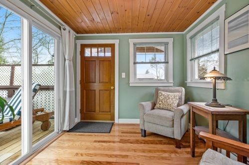 92 Edgewater Dr, Wareham, MA 02571-2189