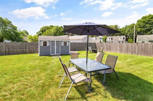 9 Hall Pl, Quincy MA 02169-4027 exterior