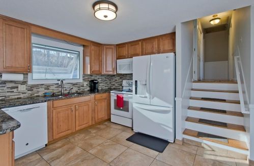 85 Chestnut Ln, Agawam MA 01001-3509 exterior