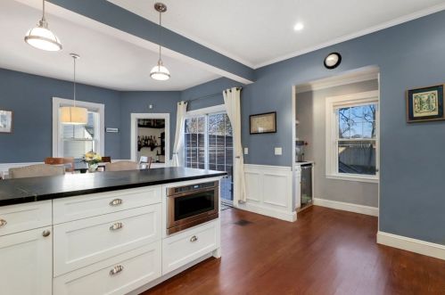 42 Lincoln St, Milton MA 02186-2005 exterior