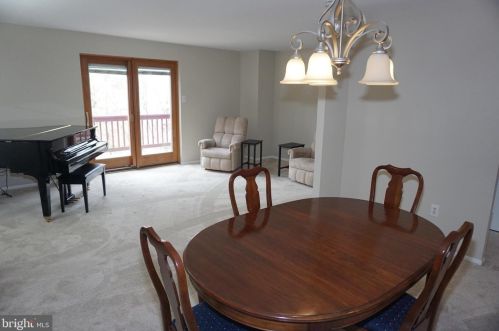 11916 New Country Ln, Columbia MD 21044-4405 exterior