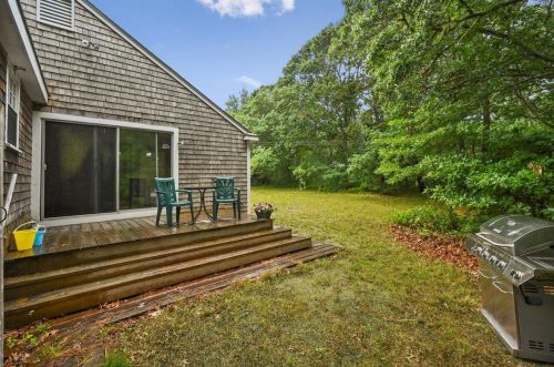 46 Bow Rd, Eastham MA 02642-1877 exterior