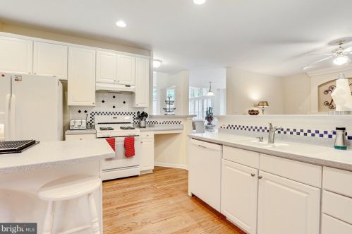 5424 Wooded Way, Columbia MD 21044-5722 exterior