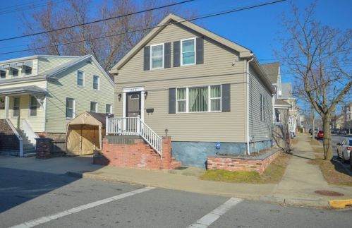 306 Chancery St, New Bedford, MA 02740-4219