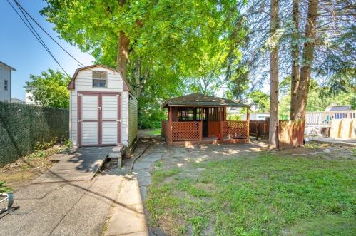 24 Fairbanks St, Worcester MA 01610-2104 exterior