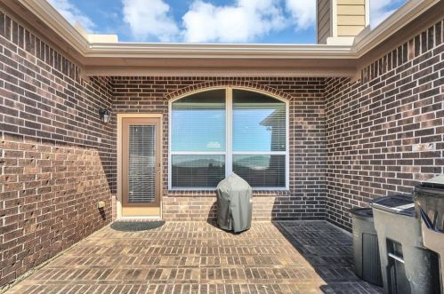 6303 Carnaby Ln, Richmond TX 77471-4588 exterior