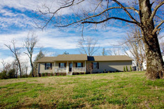 715 Poplar St, Monterey, TN 38574-3281