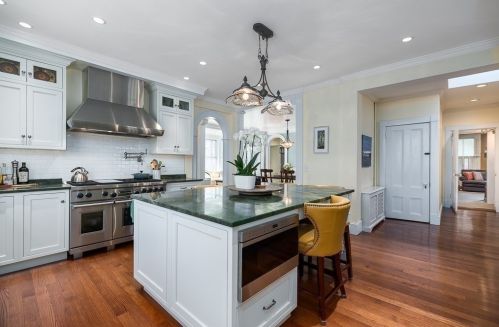 802 Hale St, Beverly MA 01915-2212 exterior