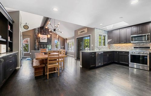 13007 Rolling Meadow Dr, Lemont, IL 60439-4574