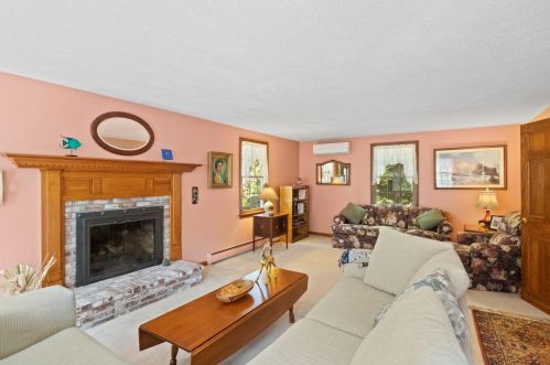 21 Mary Beth Ln, Harwich MA 02645-1326 exterior