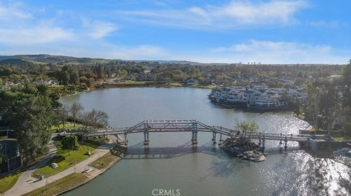 2 Bayfield, Irvine CA  92614-7907 exterior