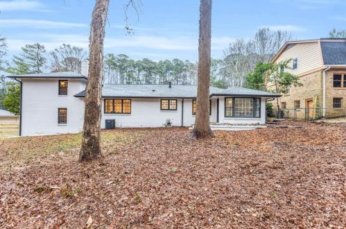 2022 Deren Way, Atlanta GA  30345-3710 exterior