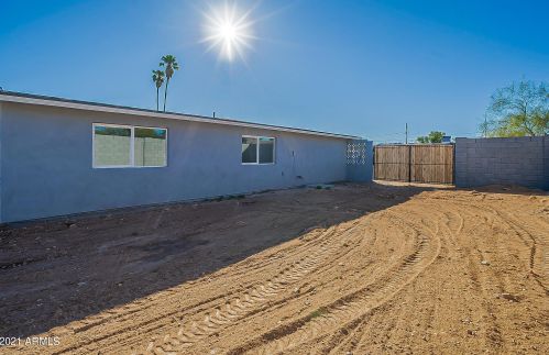 3202 Captain Dreyfus Ave, Phoenix AZ 85032-6706 exterior