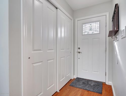 10 Concord Ct, Tinton Falls NJ 07701-5414 exterior