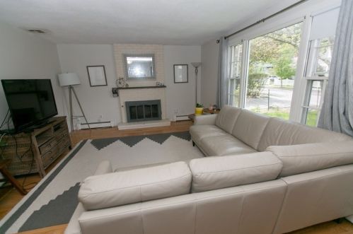 267 Jackson St, Newton MA  02459-2542 exterior