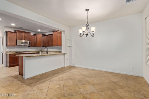 21845 39 St, Phoenix AZ 85018-7130 exterior