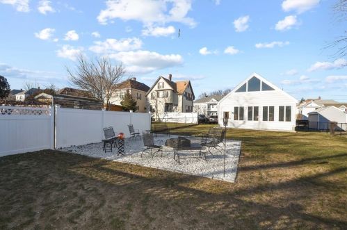 118 Sylvia St, New Bedford MA 02745-6136 exterior