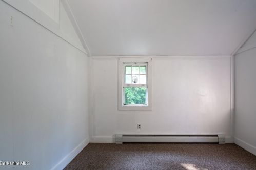 590 Main St, Sheffield MA 01257-9696 exterior