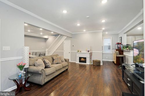 123 Maple Ave, West Deptford NJ  08093-1136 exterior