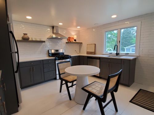 124 Uncle Venies Rd, Harwich MA  02645-3431 exterior