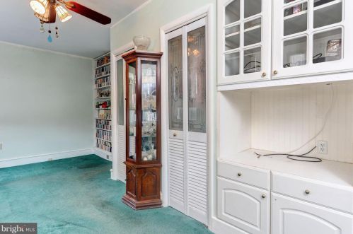 501 Broadway, West Deptford NJ 08093-1170 exterior