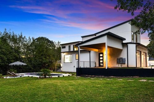 1756 Akin Dr, Atlanta GA 30345-3948 exterior