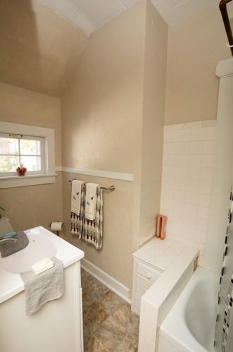 56 Foster St, New Bedford MA 02740-6677 exterior