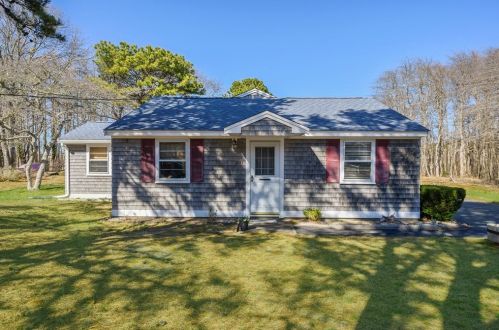 380 Sunken Meadow Rd, Eastham, MA 02642-1540