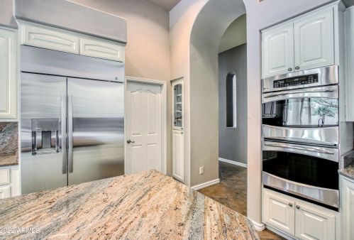 13810 34th St, Phoenix AZ  85032-5305 exterior