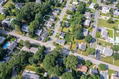 76 Chester Ave, Dedham MA  02026-6514 exterior