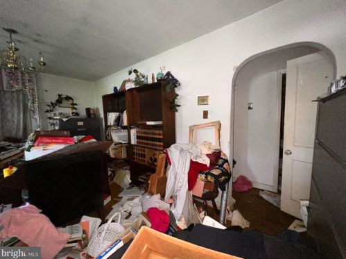 1287 Clements Bridge Rd, West Deptford NJ 08096-3085 exterior